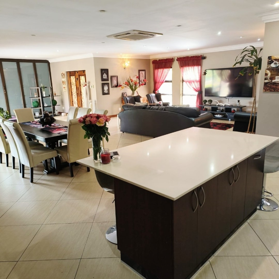 4 Bedroom Property for Sale in Wilkoppies North West